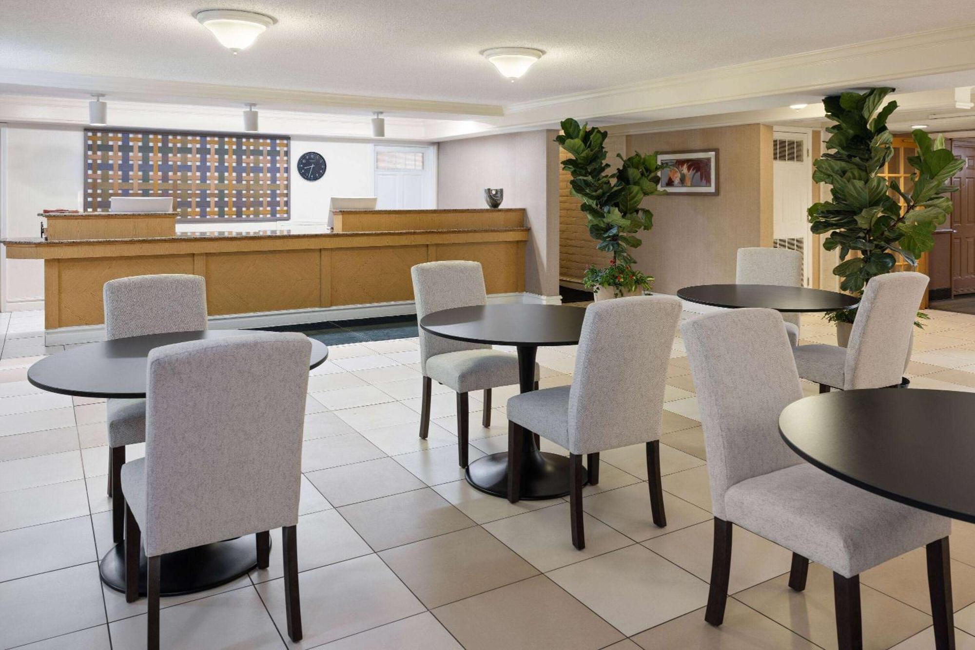 La Quinta Inn By Wyndham Pittsburgh Airport Moon Township Luaran gambar