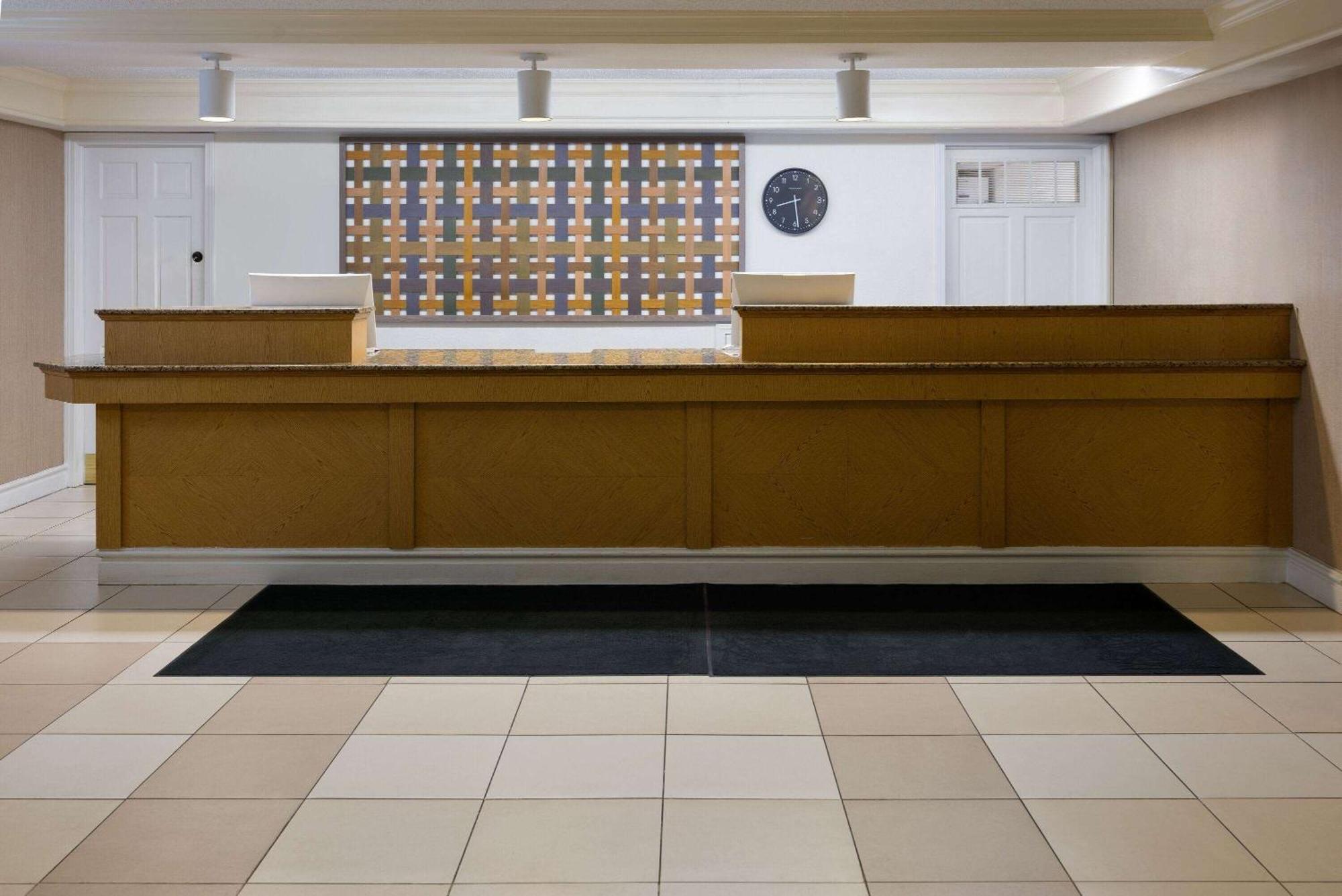 La Quinta Inn By Wyndham Pittsburgh Airport Moon Township Luaran gambar